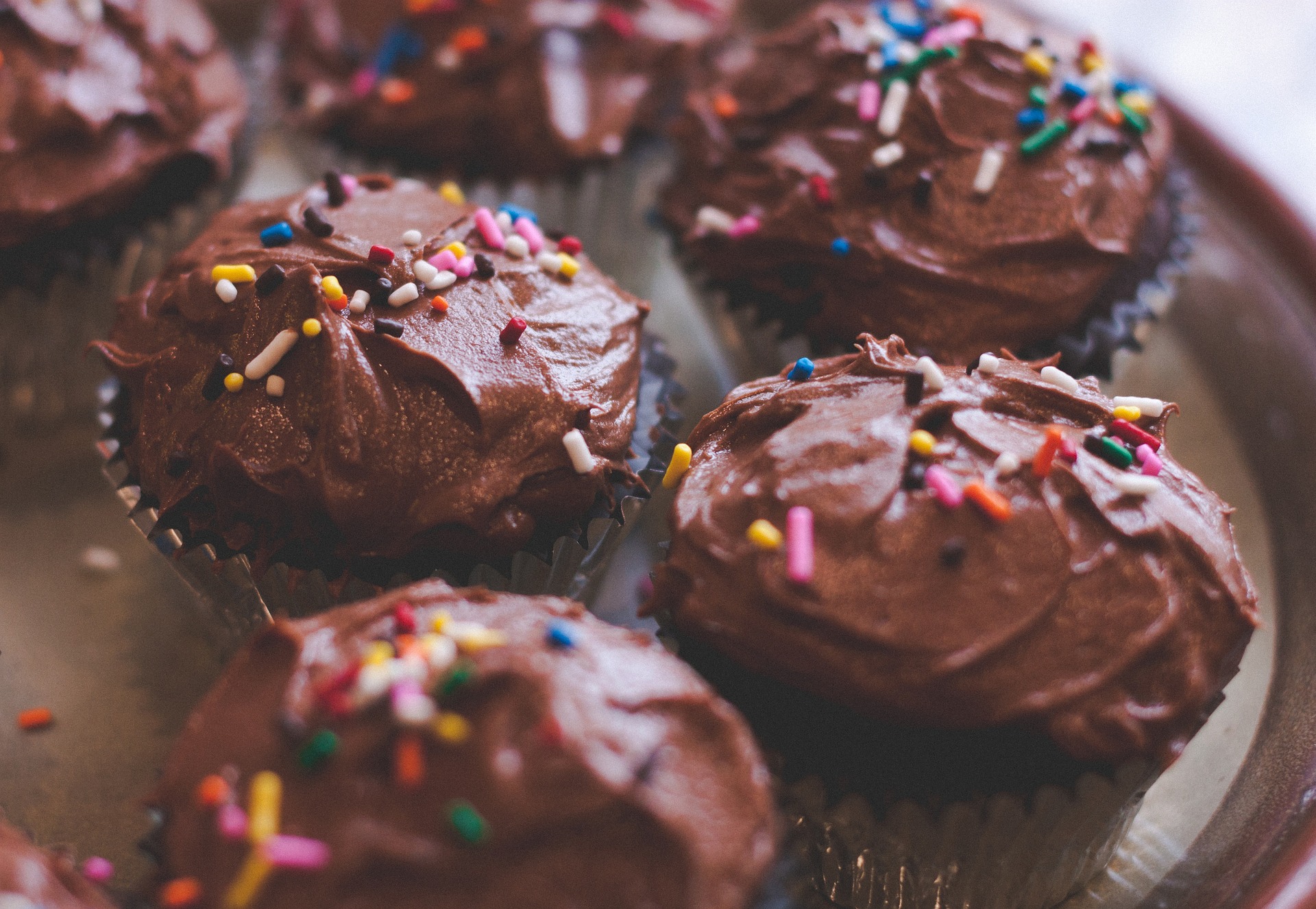 Recette Muffins au chocolat et glaçage au chocolat - recette desserts ...